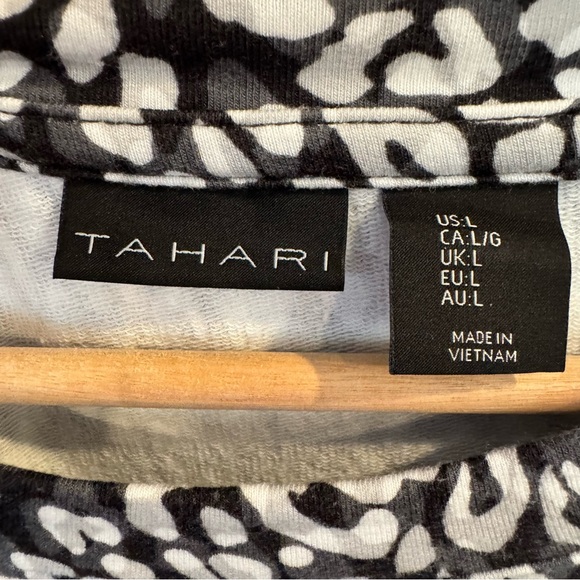 Tahari Black & White Animal Print Long Sleeve Top Size L - Picture 2 of 5